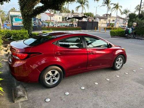 imagen de Hyundai Elantra_1