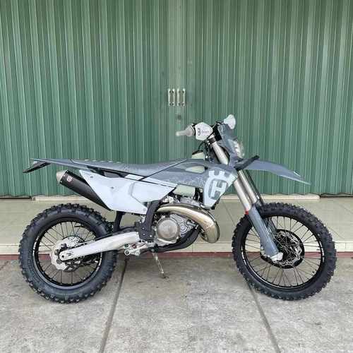 imagen de 2024 Husqvarna TE 300 PRO Motocross_1