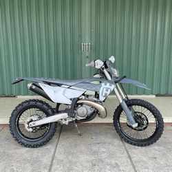 imagen de 2024 Husqvarna TE 300 PRO Motocross_1
