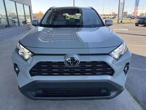 imagen de Used 2023 Toyota RAV4 XLE Premium Clean_1