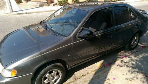 imagen de Nissan Sentra 96 4Cl estandar_2