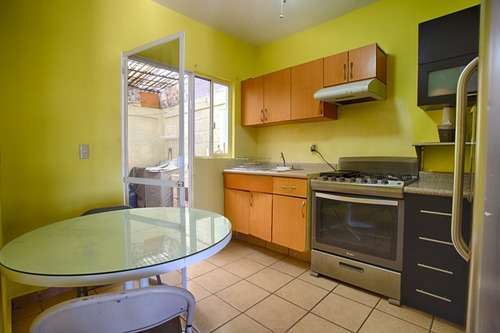 imagen de Rento Casa semi-amueblada por Central Camionera_2