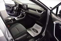 imagen de BUY CLEAN USED 2022 Toyota RAV4 XLE Full Option_2