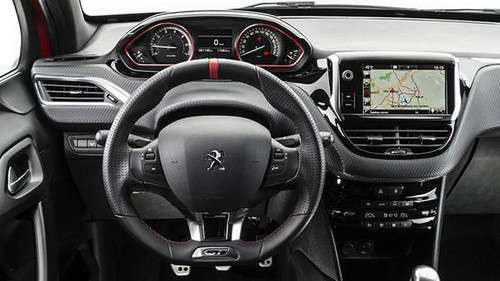 imagen de PEUGEOT 208 GT_3