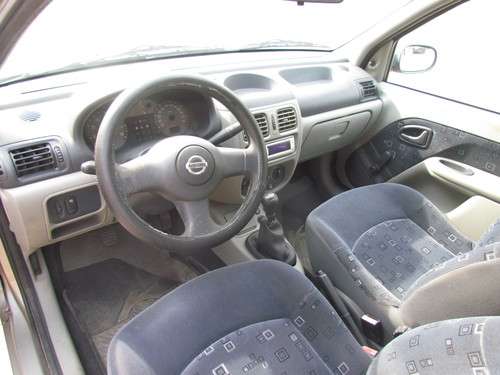 imagen de Carro Nissan Platina 2005_3