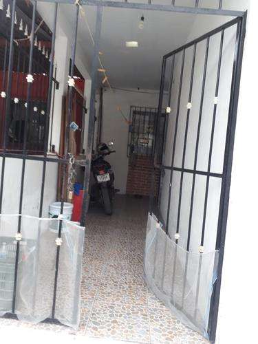 imagen de VENDO CASA EN ARBOLEDAS_3