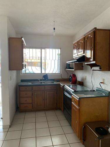 imagen de HERMOSA CASA EN VENTA POR LA CENTRAL CAMIONERA_3