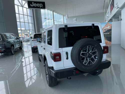 imagen de JEEP SOLO HAY UNO_3