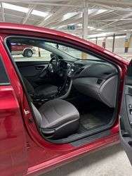 imagen de Hyundai Elantra_3
