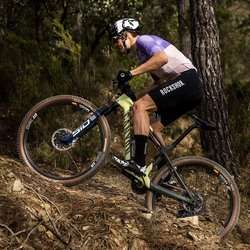 imagen de 2025 Canyon Lux World Cup CFR AXS (INDORACYCLES) _3