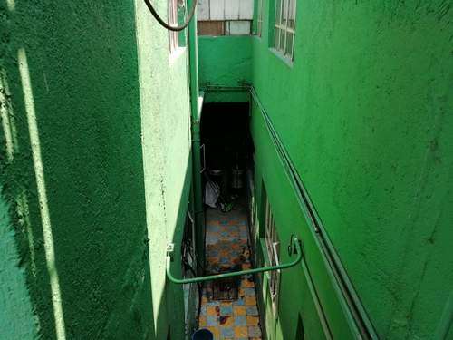 imagen de SE VENDE PROPIEDAD CON DEPARTAMENTOS_4