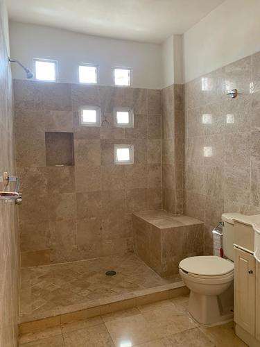 imagen de HERMOSA CASA EN VENTA POR LA CENTRAL CAMIONERA_4