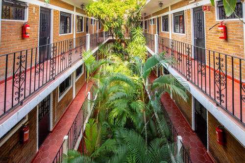 imagen de Hotel Azteca 471 Francisco I Madero _4