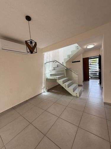 imagen de Se vende hermosa casa en residencial Altavela II _4