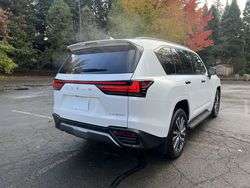 imagen de Fairly Used 2022 Lexus LX 600 Premium_4