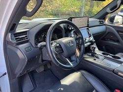 imagen de Fairly USED 2024 Lexus LX600 AWD Full Options _4